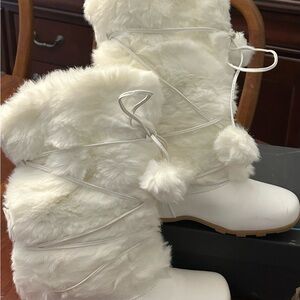 Women's White Fur Winter Boots